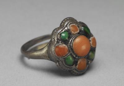 图片[3]-Silver ring with inlay of coral and turquoise, Qing dynasty, 18th c., Tibetan work-China Archive